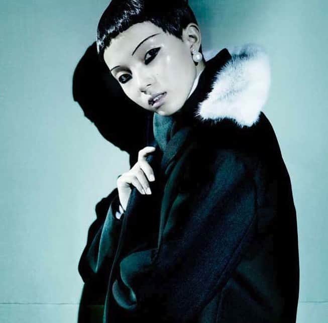 ValGarlandのインスタグラム：「Wednesday’s Child 💥💥💥💥  @jujujuxiaowen by @mariotestino for @voguechina December 2013  Photographer @mariotestino  Stylist @sarajanehoare  Makeup @thevalgarland  Hair @jamespecis   #ValGarland」
