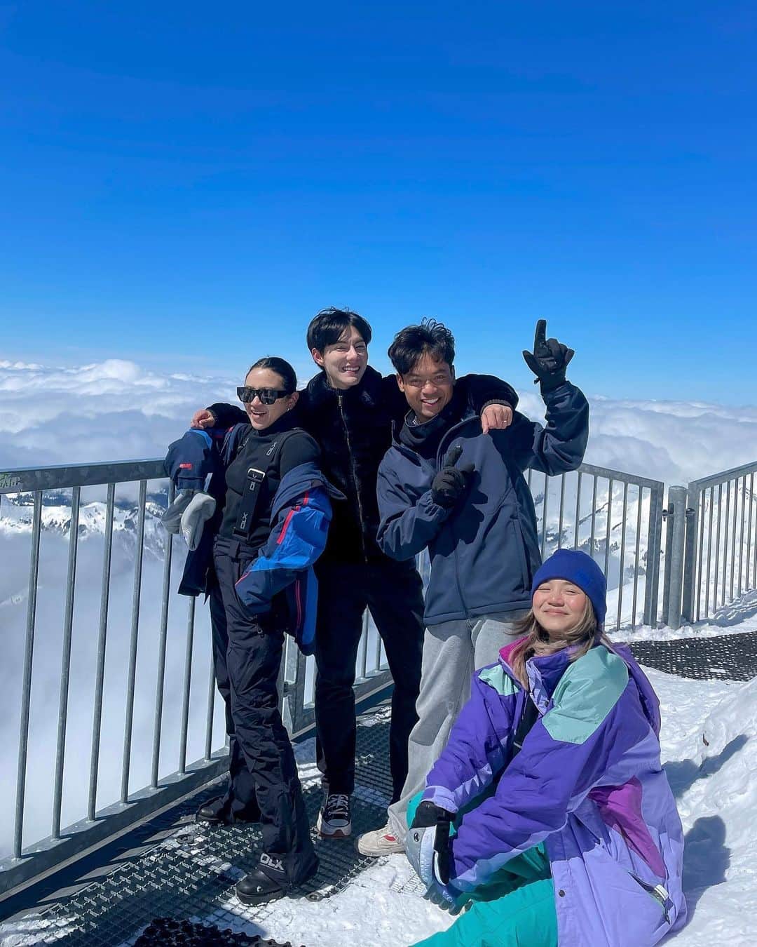 NEWYEARさんのインスタグラム写真 - (NEWYEARInstagram)「-5 Checked☑️🇨🇭」4月20日 0時25分 - newyear_kitiwhut