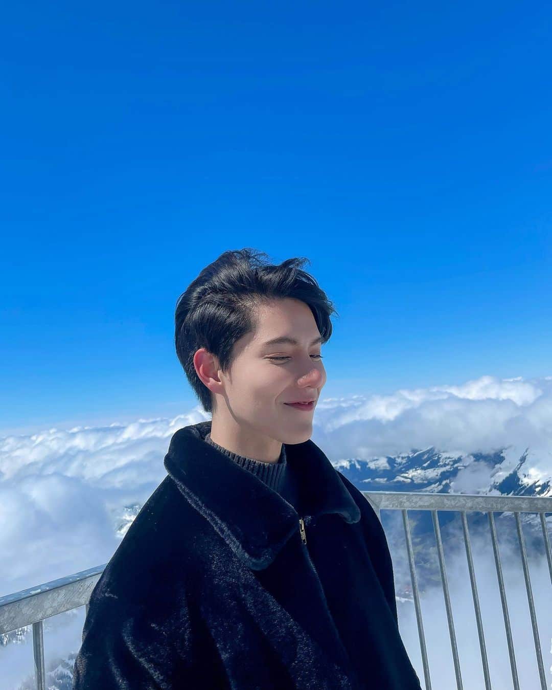 NEWYEARさんのインスタグラム写真 - (NEWYEARInstagram)「-5 Checked☑️🇨🇭」4月20日 0時25分 - newyear_kitiwhut