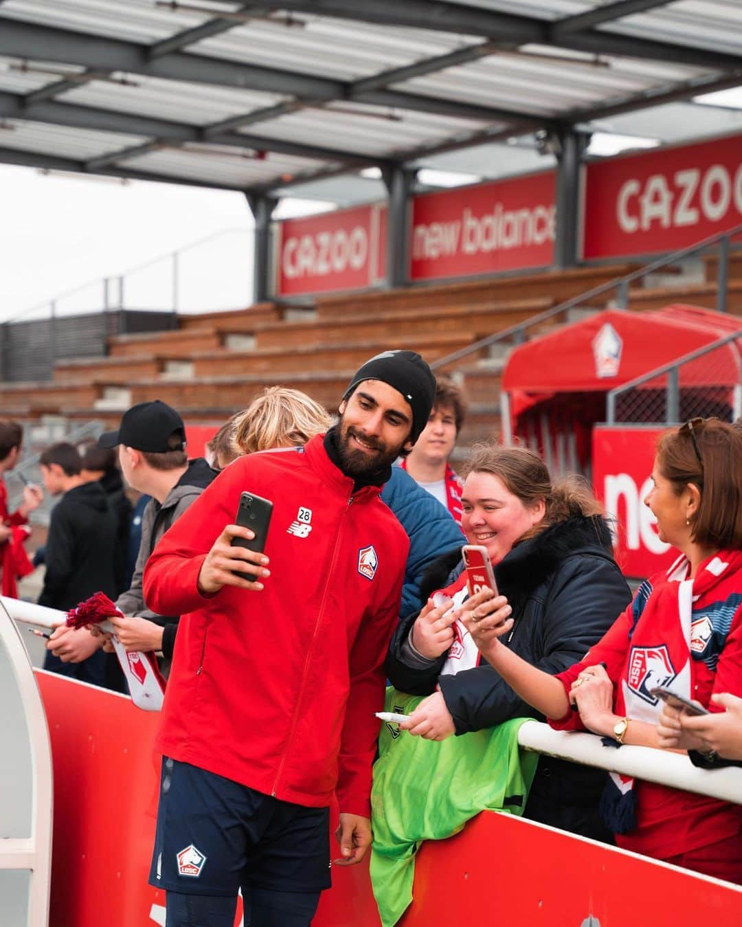 アンドレ・ゴメスさんのインスタグラム写真 - (アンドレ・ゴメスInstagram)「🔴⚪️ Famille lilloise ⚜️」4月20日 0時41分 - aftgomes21