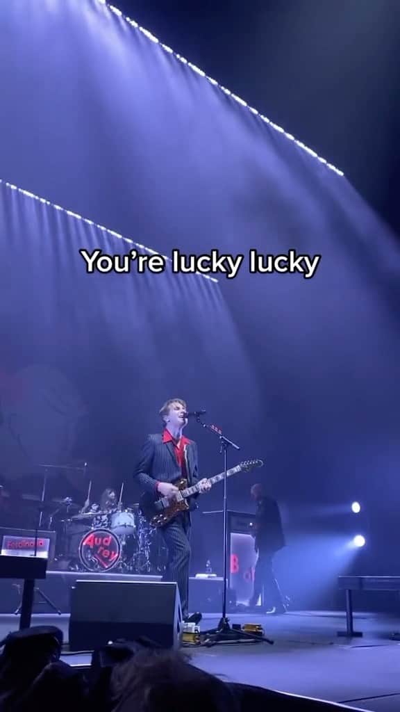 フランツ・フェルディナンドのインスタグラム：「Here’s a clip from ‘Do You Want To’ live at @yourallypally. Can you see yourself in the crowd?」