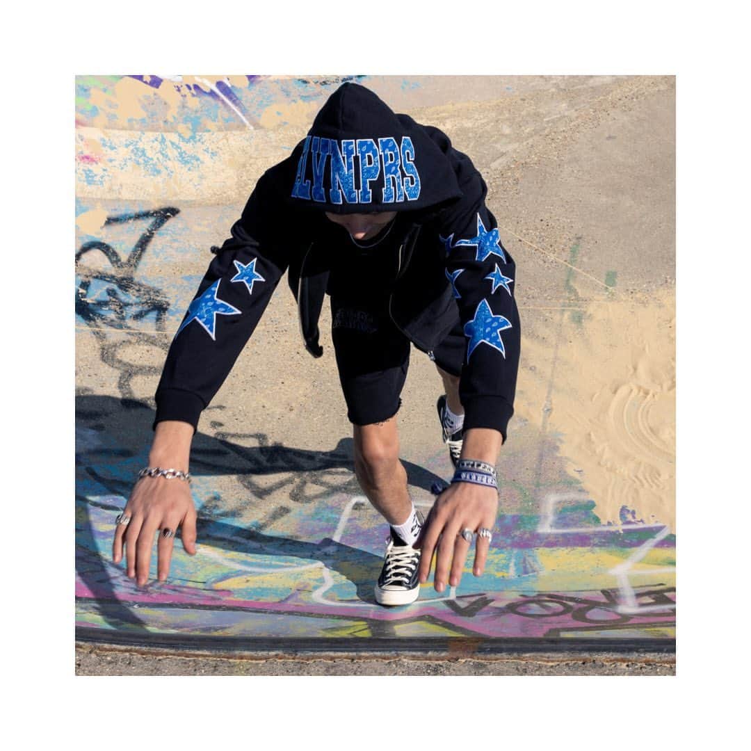 イレブンパリさんのインスタグラム写真 - (イレブンパリInstagram)「Dizy Black 🖤💙  #elevenparisofficiel #etoile #skate #newcollection #streetwear #newone #newpost」4月20日 0時40分 - elevenparisofficial