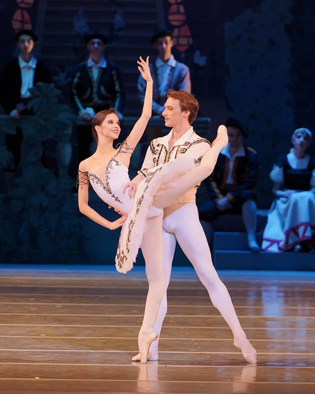 マリア・コーレワさんのインスタグラム写真 (マリア・コーレワInstagram)「And following the