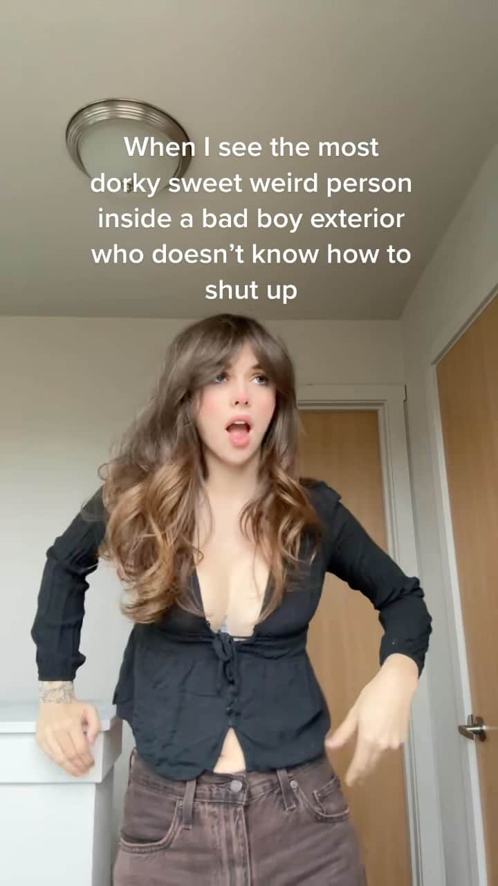 Acacia Brinleyのインスタグラム：「Go on a tangent!!! Talk my ear off!!!」