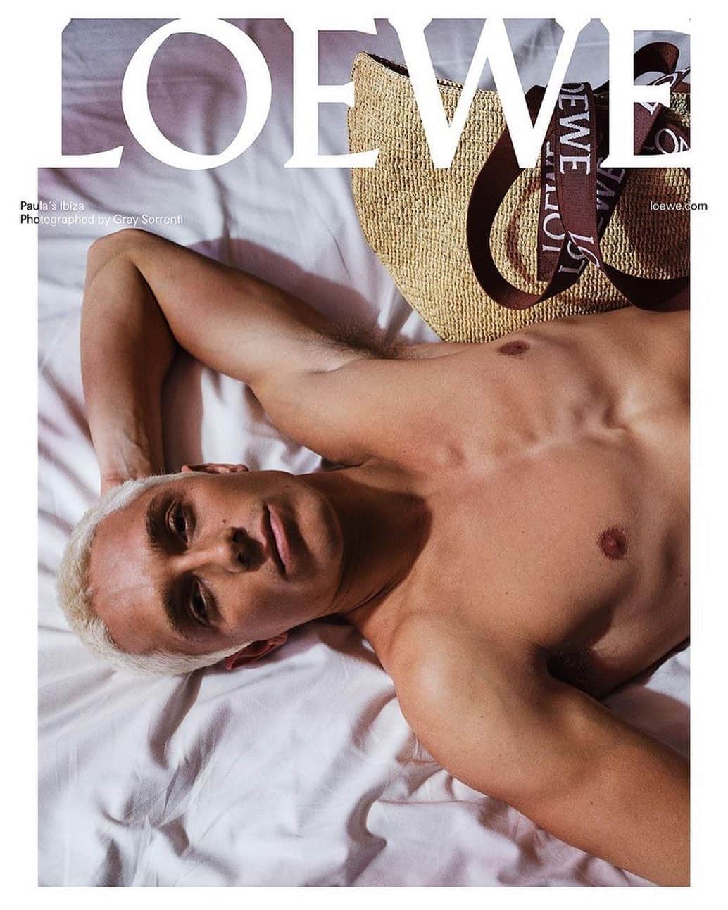 IMG Modelsさんのインスタグラム写真 - (IMG ModelsInstagram)「The #Loewe Way. 🔥 #MasonHyceBarnes (@masonhycebarnes) fronts @loewe’s latest #PaulasIbiza campaign. 📷 @graysorrenti 👔 @benjaminbruno_ #IMGmodels」4月20日 0時59分 - imgmodels