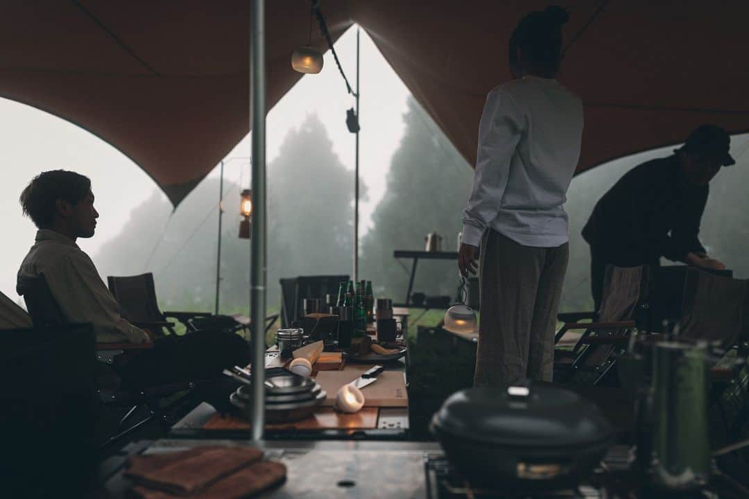 Snow Peak USAさんのインスタグラム写真 - (Snow Peak USAInstagram)「Nature is unpredictable, but rain doesn't have to dampen your camping trip.   Shop our Rain Protection collection for tarps, outerwear, and accessories to keep you dry in any weather.」4月20日 1時05分 - snowpeakusa