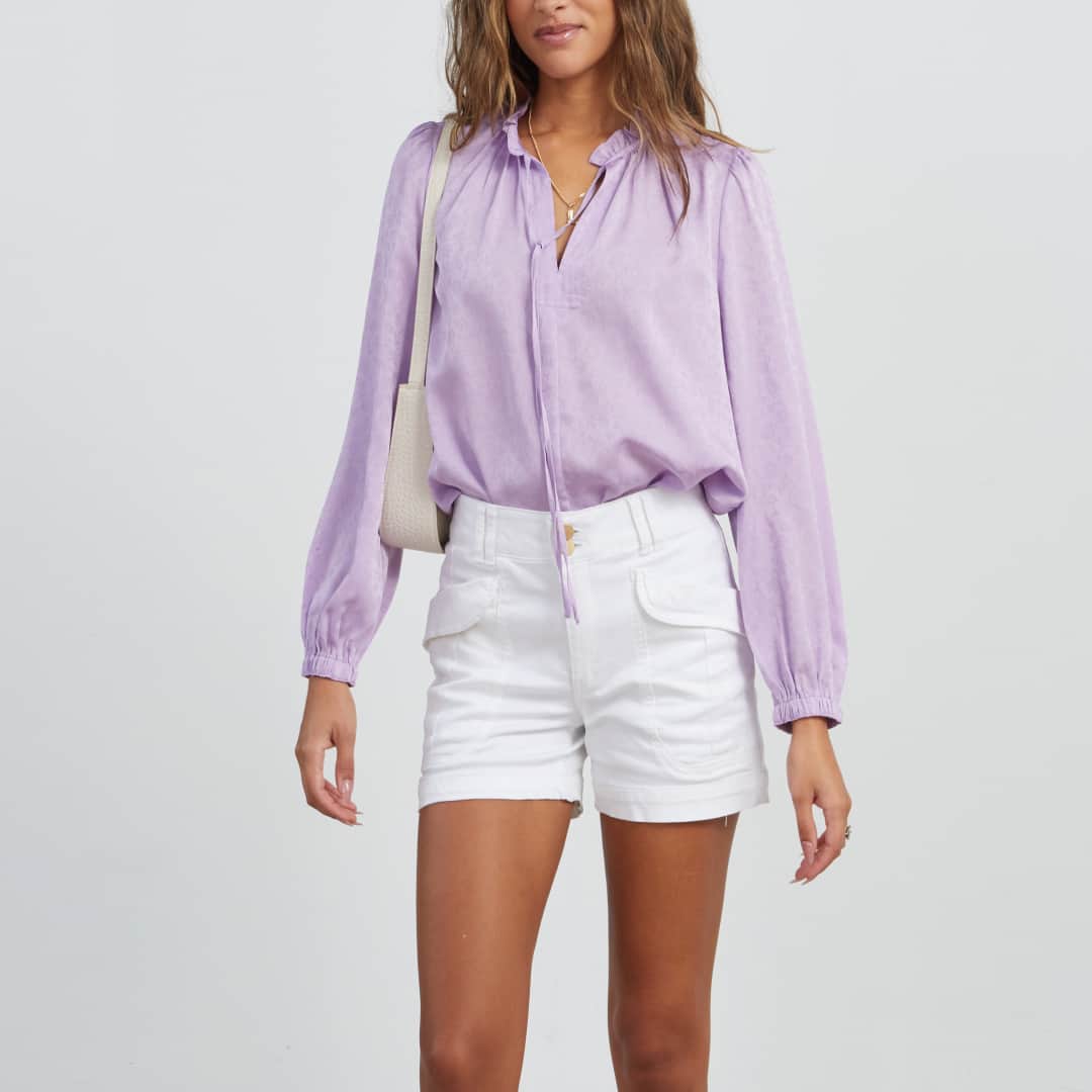 のインスタグラム：「Spring for something Lilac this season. We’re in love with all things purple 💜」
