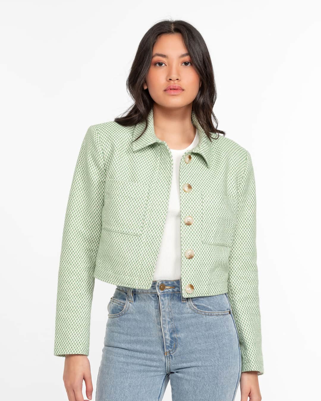 クーカイのインスタグラム：「On est fans du thème Mia : en veste, en jupe ou en robe, il en existe pour tous les goûts ! 🤍💚​​​​​​​​​ - We're fans of the Mia theme: in a jacket, skirt or dress, there's something for everyone! 🤍💚   #kookai #fashion #SS23 #kookaistyle #ootd #outfitinspiration #outfitideas #outfitoftheday #newcollection #spring」