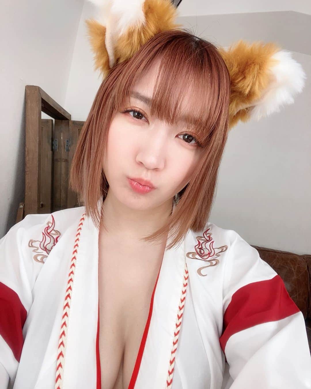 清水楓のインスタグラム：「き！つ！ね！  #萌 #インスタグラビア #Instagravure  #pinupgirl #bajutidurseksi #me #like #fashion #japan #photo #instagood  #gravureidol #gravure #グラビア #Japanesegirl  #Instagravure #偶像 #モデル #撮影モデル  #撮影 #model  #gravure #グラビアアイドル #followme」