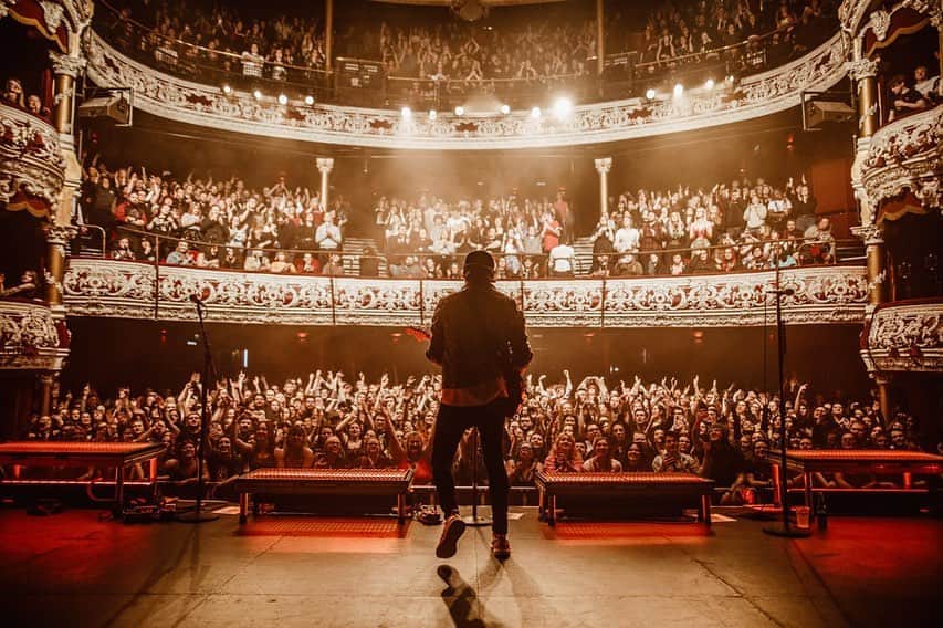 All Time Lowのインスタグラム：「Think we should do this again in some other cities? Comment where we should play next👇🏻」