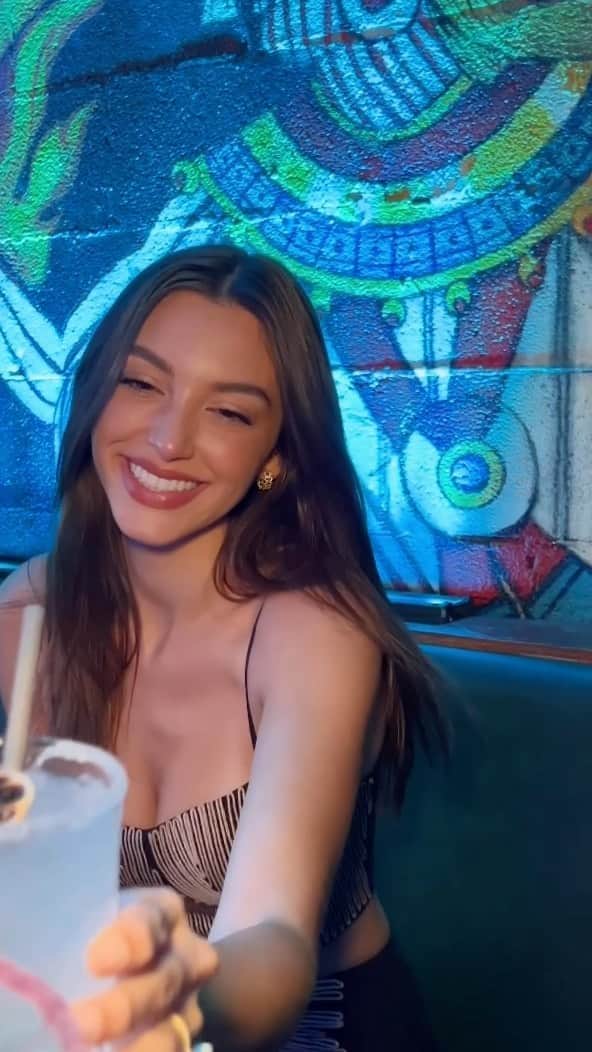 セリーヌ・ファラクのインスタグラム：「Happiest girl for happy hour at @mayamiwynwood 🍹  #Miami #MiamiWithCeline」
