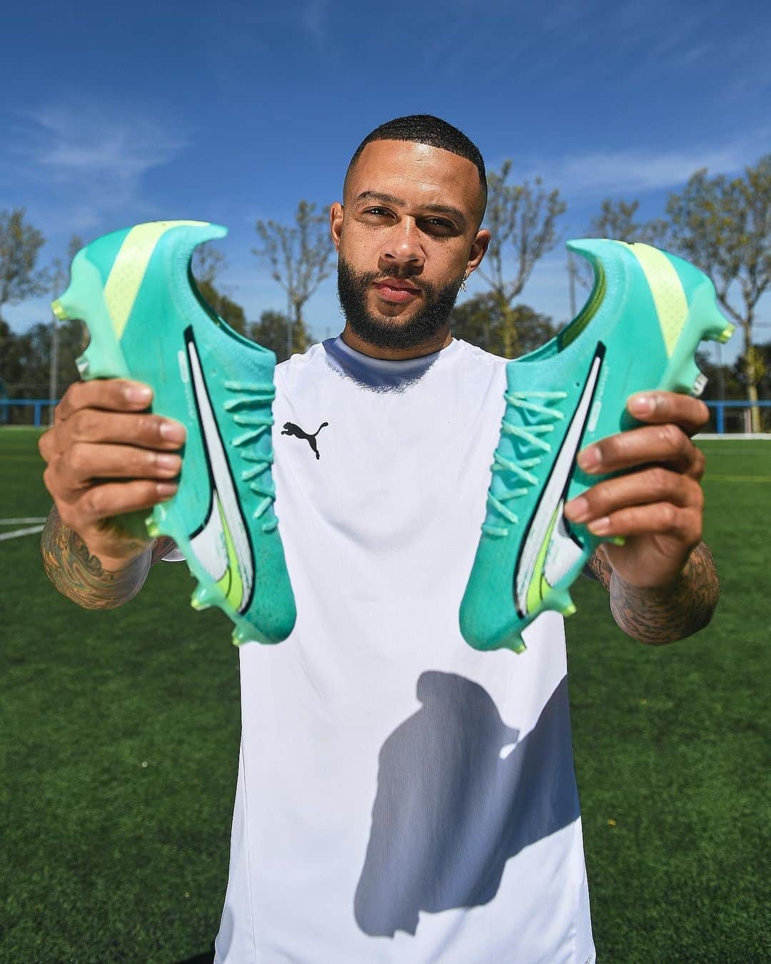 メンフィス・デパイのインスタグラム：「Glory doesn’t wait for anyone ✨  #foreverfaster @pumafootball」