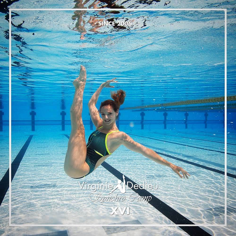 ヴィルジニー・デデューのインスタグラム：「🧜🏼‍♀️ SYNCHRO CAMP 🧜🏼‍♂️ —— 2023 - XVI Editions ——  Aix-en-Provence • Retrouvez vos Stage d’été Synchro Camp à Aix-en-Provence avec toute mon équipe.  SEMAINES: — 23 au 29 Juillet 2023 — 30 juillet au 5 août 2023  Depuis 2006 je vous accompagne pour ces stages de perfectionnement à partir du Niveau SynchroDecouverte  🌟 Tout Niveau - Tout âges - Filles - Garçons - Toutes Nationalités 🌟  ➡️ INFOS & RÉSERVATIONS Site:  Www.virginiededieu-synchrocamp.com  ➡️ email: stagesindividuels@spartner-agency.com  Hâte de vous retrouver 🧜🏼‍♀️💦🧜🏼‍♂️🌟👏🏼👏🏼👏🏼  @campsbyspartner @aixmaville  📸 @antoningrenier @jean_charles_maes  #synchrocamp #synchrocamp2023 #summercamp #artisticswimming #synchronisedswimming #natationartistique #natationsynchronisée #swimmer #synchro #kids #athlete #artist」