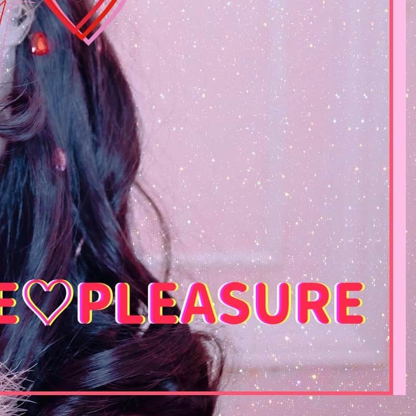 恋汐 りんごのインスタグラム：「#恋汐りんご生誕2023  6/18 SHIBUYA PLEASURE PLEASUREにて 2023年の恋汐りんご生誕コンサート 開催決定♡(Ｕ 'ᴗ' Ｕ)！  今回、生誕では初の2部公演をよていしてまる♡1部と2部で内容やお衣装がちがうよてい♡(Ｕ///'ᴗ'///Ｕ)🐰🎀🍎  チケット発売はまだなのけどよかったらいちにちあけておいての♡.°ʚ(Ｕ 'ᴗ' Ｕ)ɞ°.  とびっきりかわいい生誕グッズも制作中♡おたのしみに🎀🍎」