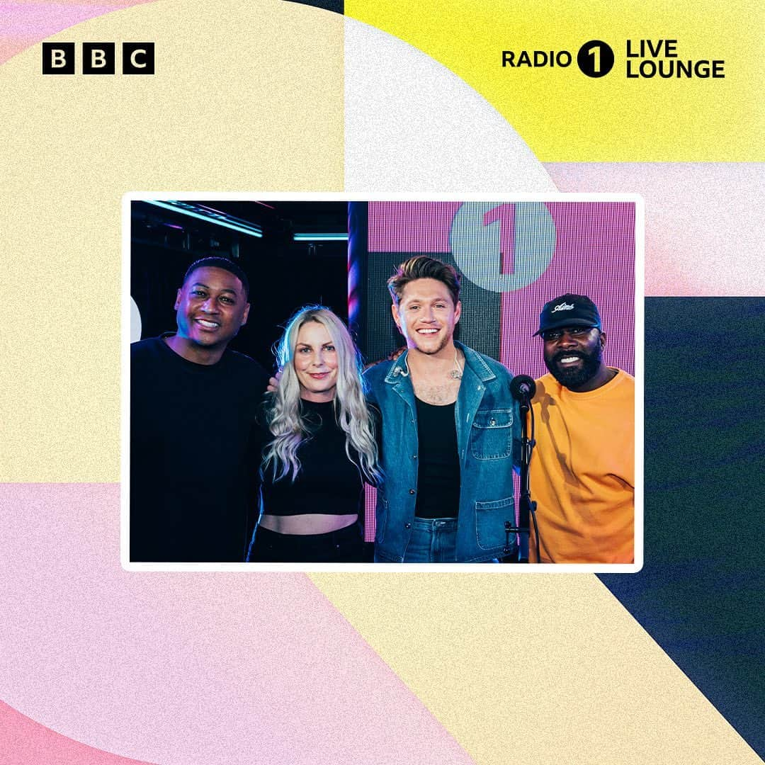 BBC Radioさんのインスタグラム写真 - (BBC RadioInstagram)「niall covering lizzy mcalpines ‘ceilings’ is EXACTLY what we needed today! 🥹」4月20日 1時58分 - bbcradio1