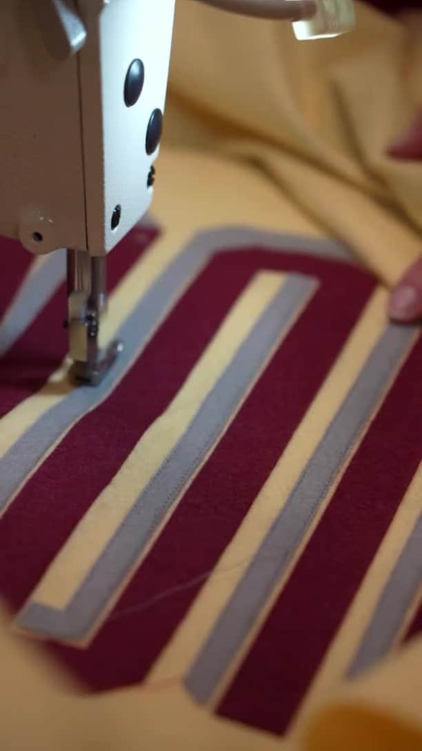 ジョンソンヴィルのインスタグラム：「Like most historic championship wins, it’s time to raise the banner for the 2022 @americancornholeleague #SuperHole winners, football legend @DougFlutie and @GNmattguy! We partnered with the iconic @OxfordPennant on this hand-stitched beaut! Catch the banner unveil on @ESPN 2 this Friday at 7 p.m. CST.」