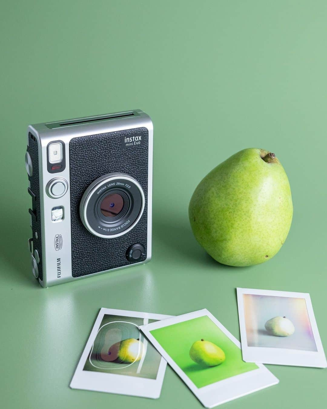 Fujifilm Instax North Americaさんのインスタグラム写真 - (Fujifilm Instax North AmericaInstagram)「You + the Mini Evo = a great PEAR 🍐💖⁠ ⁠ 🖼️ Source: @casual_photophile⁠ .⁠ .⁠ .⁠ #DontJustTakeGive⁠ #InstaxMiniEvo⁠ #ShowHowYouSeeTheWorld⁠ #PEARfect⁠ #GreatPear」4月20日 2時02分 - fujifilm_instax_northamerica