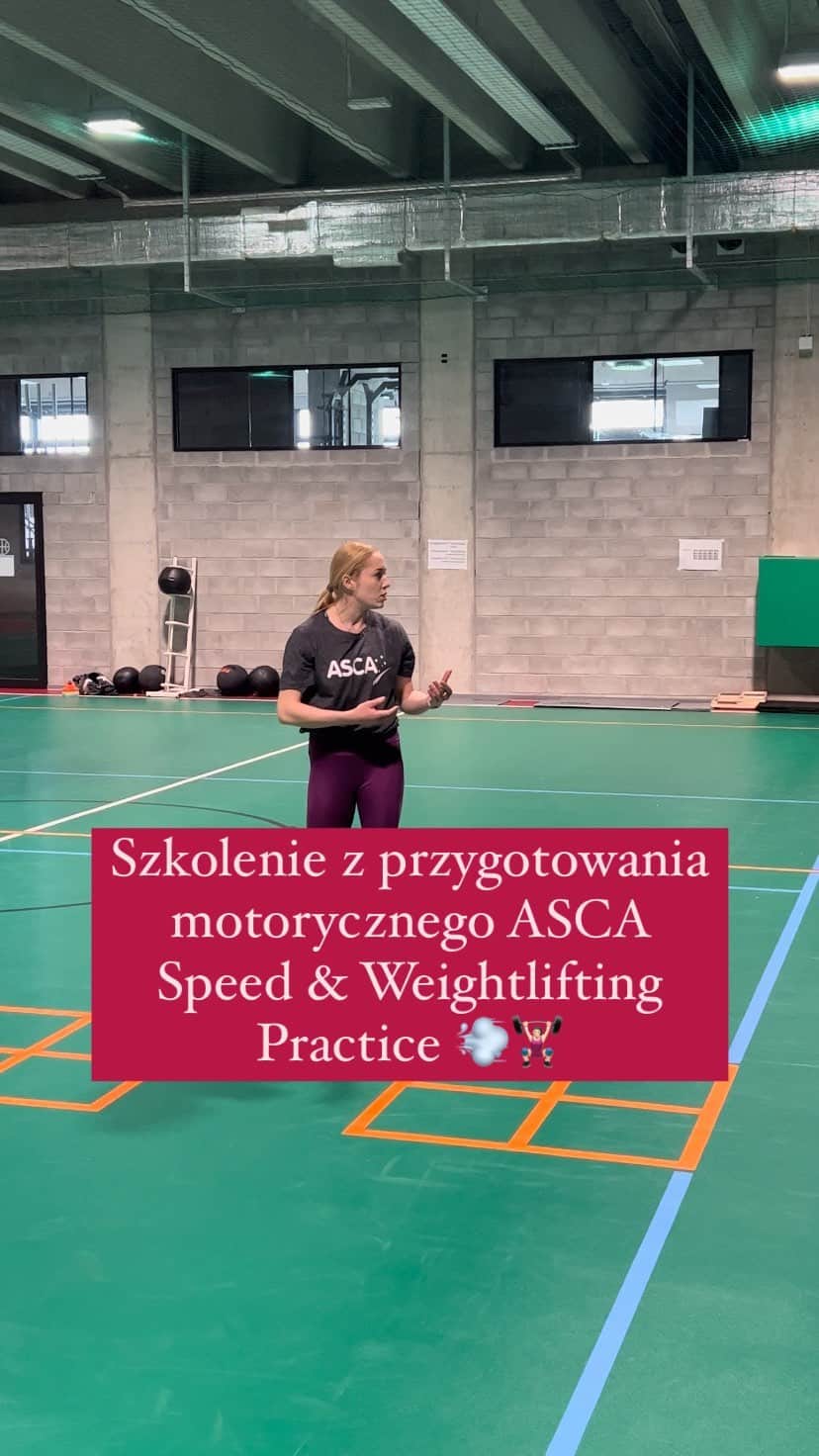 アガタ・フォルカシェブイチのインスタグラム：「Krótka migawka z tego co działo się na 9. już edycji szkolenia z przygotowania motorycznego ASCA w Polsce. Sama bylam uczestnikiem 2. edycji, tłumaczem wszystkich kolejnych, a tym razem poprowadziłam sesję praktyczną z szybkości i współprowadziłam sesję praktyczną z weightliftingu z niezawodnym @coachmike_sca, który zadbał o najdrobniejsze szczegóły całego szkolenia.  Cieszą nas pozytywne opinie uczestników oraz bardzo dużo zapytań nt. rodzących się w głowach pomysłów odnośnie treningu sportowców kierowane do nas na priv.   Dzięki 🙌🏻 To zaszczyt być częścią tego przedsięwzięcia 🔝  @teampstm  @coachbartb  @bartkot  @the_asca」