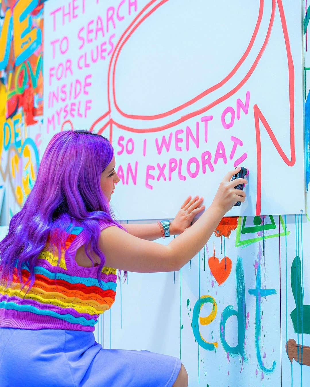 YOOX.COMのインスタグラム：「Have you ever wished to have at your disposal hundreds of @posca.it markers? @disegnetti_depressetti is using them all for her live performance at THE COLOUR SQUAD - Designing Tomorrow Together event by #YOOX. And for anyone in the mood of a dance, @giuliacentofante wrapped up the day with her DJset (a music experience by @idaysmilano)! Come visit us tomorrow from 12:30pm to 5:00pm at Torneria, via Tortona 32, Milan.」
