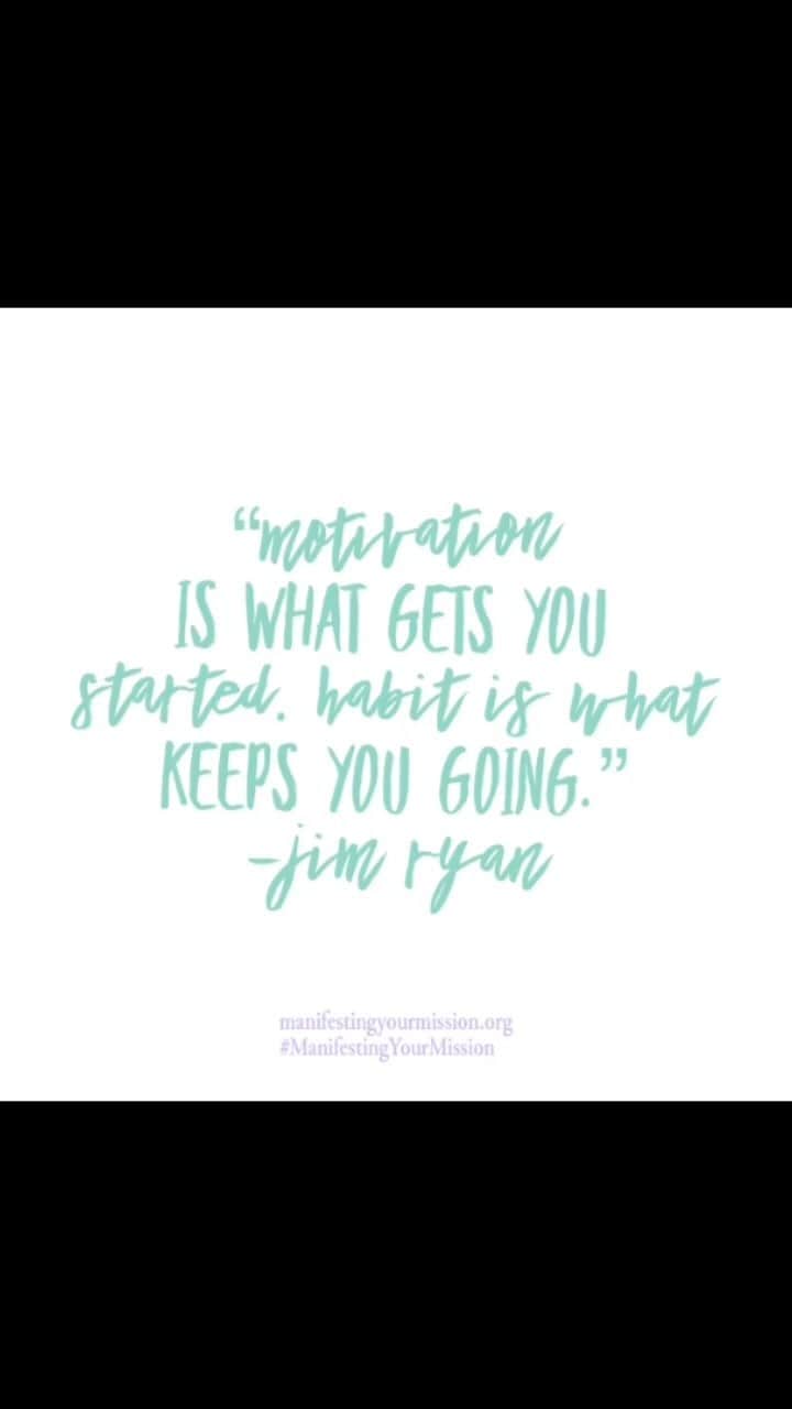 ブリアンナ・ブラウンのインスタグラム：「I 💗 this quote and here is why… ⠀⠀⠀⠀⠀⠀⠀⠀⠀ I am, and have always been, amazing at motivating myself and others. But I know to keep myself chugging along - instead of sprinting and collapsing - I need a team. I need a group of like-minded folks to help push me to the next level and stay accountable.  ⠀⠀⠀⠀⠀⠀⠀⠀⠀ It’s why I created MYM Mastermind Goal Group and Thriving Community.  ⠀⠀⠀⠀⠀⠀⠀⠀⠀ I know the power and influence that happens when badass folks with good intentions come together to make sh*t happen.  ⠀⠀⠀⠀⠀⠀⠀⠀⠀ And to build and maintain habits, we use the Manifesting Your Mission Guidebook regularly. Want to learn more? Just check out ManifestingYourMission.org and get started #manifestingyourmission! ⠀⠀⠀⠀⠀⠀⠀⠀⠀ 🌟」