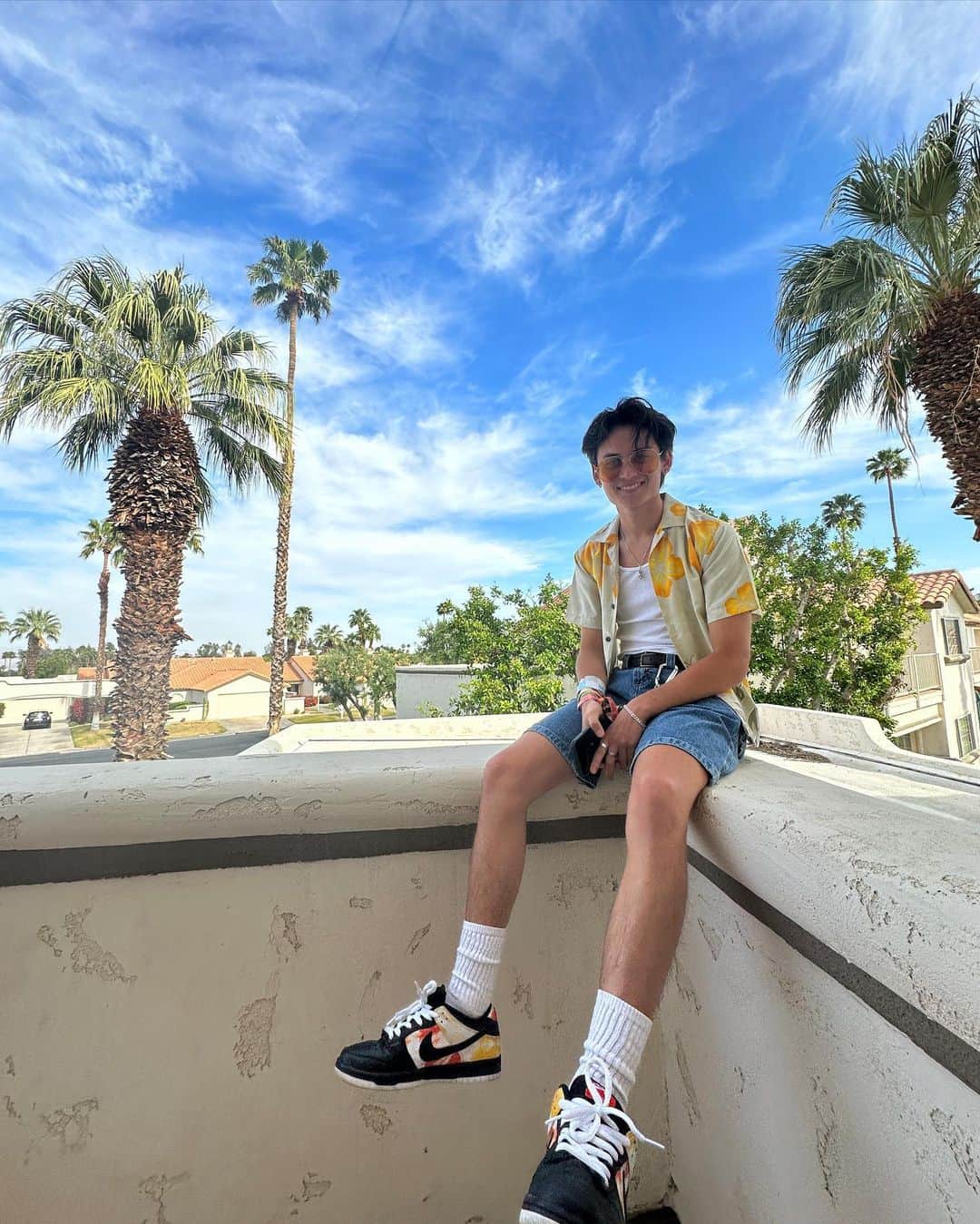 テンジン・ノーゲイ・トレイナーのインスタグラム：「Had to break out the jorts」