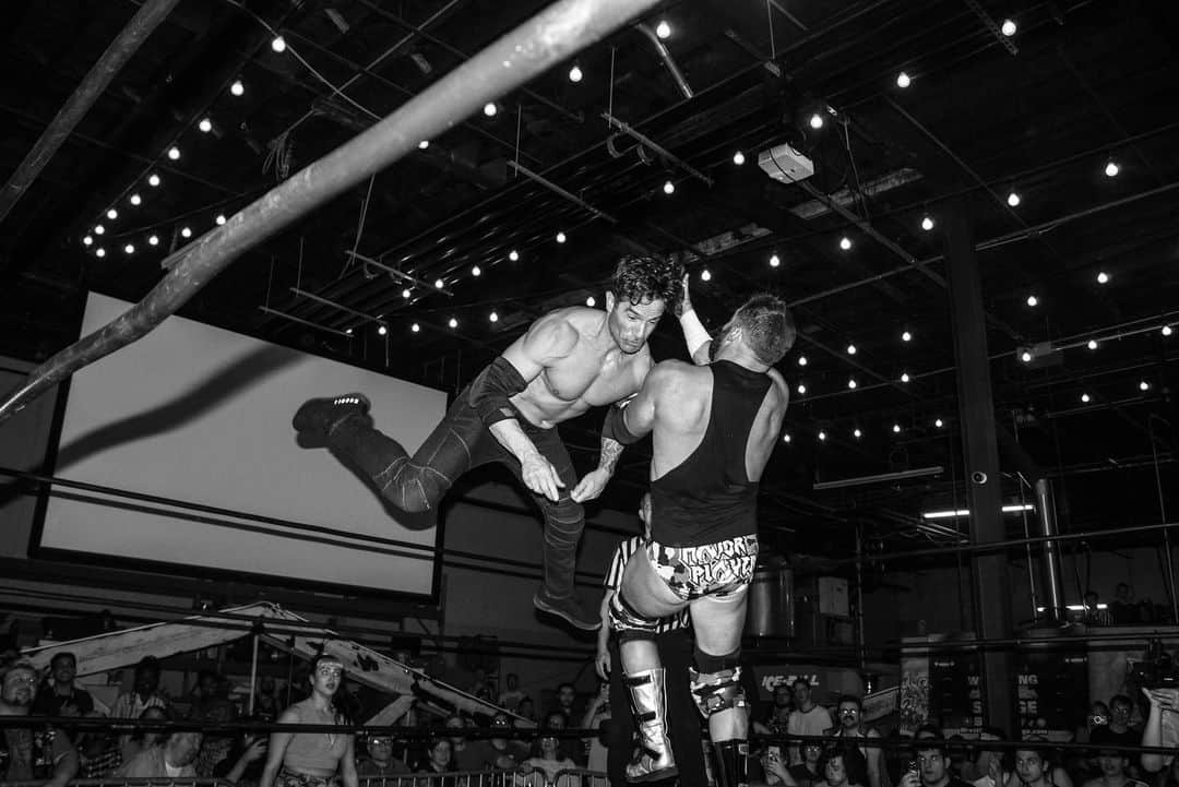 ラミン・カリムルーのインスタグラム：「Breaking through the mid-week hump like I broke through @themattcardona | @outlawprowres | @thelastmatchmusical | #musical #prowrestling #andnew | @bullsinthebrnx 📷」