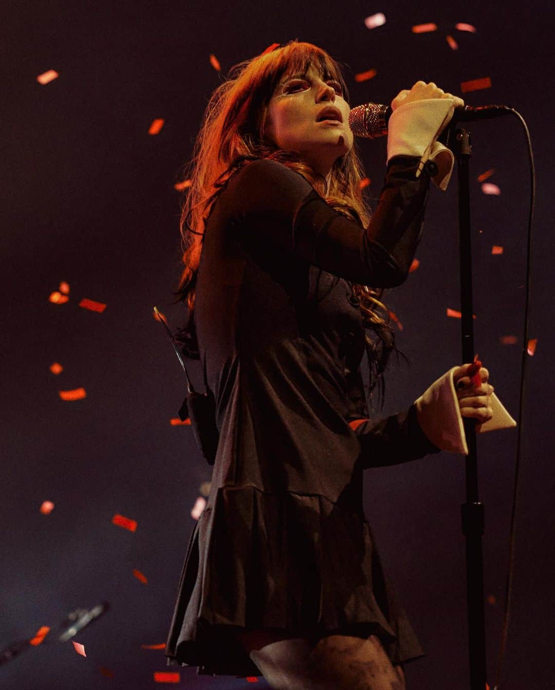 アナスイさんのインスタグラム写真 - (アナスイInstagram)「#HayleyWilliams wears our iconic Schoolgirl Dress for the @paramore show in Dublin, Ireland.  📸: @zacharygray」4月20日 3時26分 - annasui