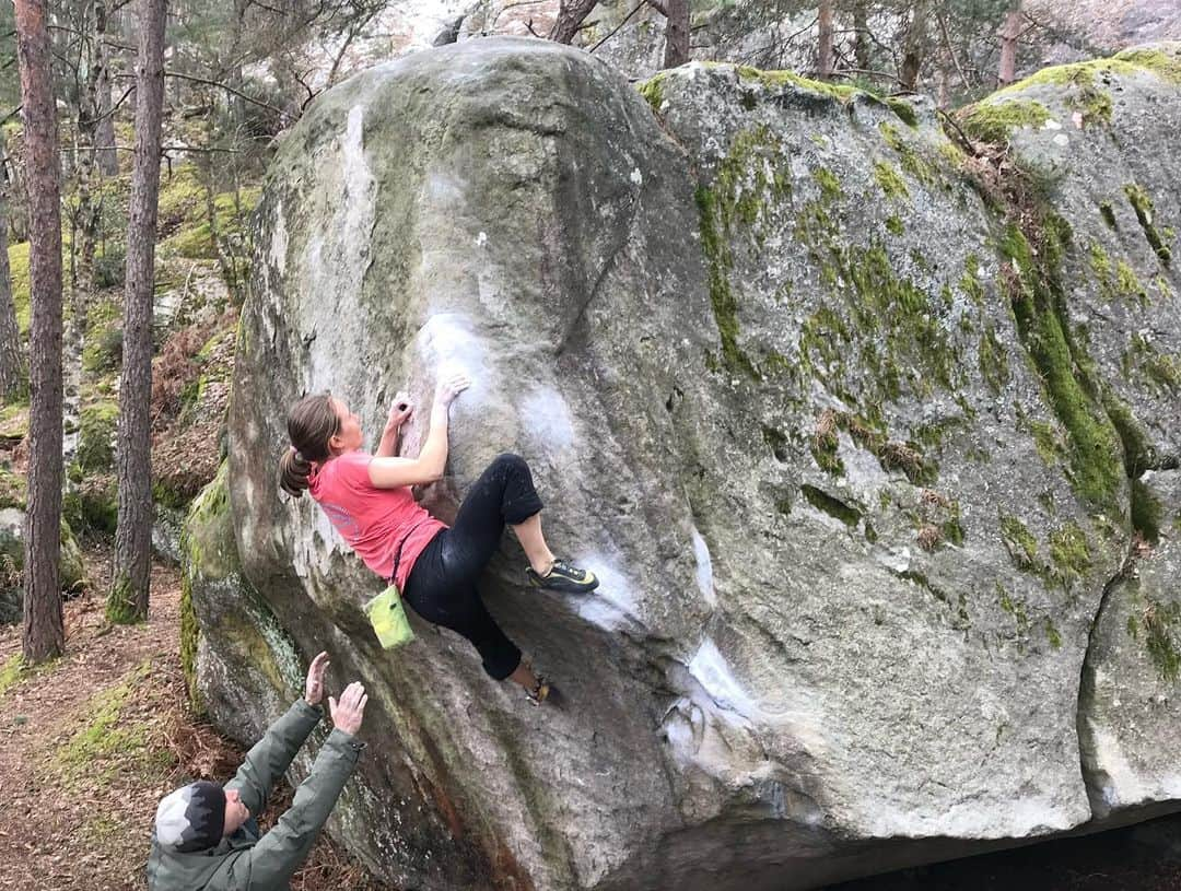 ベス・ロッデンさんのインスタグラム写真 - (ベス・ロッデンInstagram)「If you were stuck on a desert island and could have 5 boulders of your choice for the rest of your days, what would they be?  We were recently listening to The Careless Talk podcast with @aidan.roberts98 and @smh_prior where they asked each other that same question. There were guidelines: the boulder could be the size of El Cap but then you'd be freesoloing, you wouldn't have any pads but infinite sandy landings, you'd have chalk, and great conditions. It was very entertaining to listen to how and why they chose what they did. So, naturally we did the same thing. At first it might seem like a simple question, but I found it quite thought provoking into what climbing means to me and what I get out of it. I found myself thinking that I’d never want to leave, to feeling like it would be purgatory. I only put down two that I have not yet done. I know my answers would be vastly different 20 years ago or 20 years from now. What would yours be?   1. Tenaya Peak: I don't consider myself a free soloer, nor do I enjoy being terrified, but if I could only do one thing for the rest of my days, I think it would be to scramble up Tenaya Peak. There is only a little bit of actual climbing, and as I get older I could just climb up to the “hard” parts and then downclimb.  2. After 6: I know this makes it seem like I'm a free soloer, but I'm really not. Same reasons for above. The movement is just so darn fun! You can skip the first pitch and walk around, so when I'm 80 I could just go scramble the second 5.2 pitch over and over and enjoy myself.  3. Cocaine Corner: I love the intricate nature of this climb and the subtle movement, always delighted when I top out.  4. Éclipse Cache (retour-aller): I had to list at least one from Fontainebleau, though if I’m really wishing, I wish I could just get stranded in Fontainebleau. This gives me Pensées Cachée which I've always wanted to do, plus some long traverses that I could toil on.  5. Thriller: A girl can dream can’t she?  Pics: on each climb with some of my favorite people, which is the saddest part of this scenario, not sharing the experiences.  @outdoorresearch @yeti @metoliusclimbing @touchstoneclimbing @goclimbon @lasportivana」4月20日 3時36分 - bethrodden