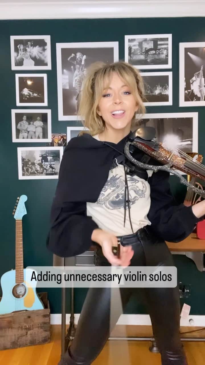リンジー・スターリングのインスタグラム：「#pink #trustfall #violin」