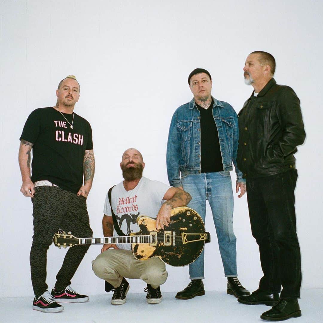 Rancidさんのインスタグラム写真 - (RancidInstagram)「Rancid's 10th studio album. TOMORROW NEVER COMES produced by @brettgurewitz.  When the four of us and Brett got back in the studio, we were instantly reminded of the special bond and chemistry we have together. We have never lost that enthusiasm and still love the process of being in the studio, writing and making music together after three decades.   And thank you to each and every one of you for always sticking with us.  -tim armstrong  Photo credit: @atibaphoto」4月20日 3時42分 - rancid