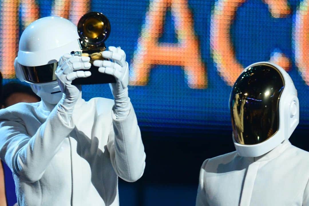 The GRAMMYsさんのインスタグラム写真 - (The GRAMMYsInstagram)「Dance music wouldn't be the same without #DaftPunk. ⭐️   🎶 From their 1997 debut studio album Homework to collaborations with big artists decades later, the duo built their extensive discography on a fearless restyling of electronica. Although the duo disbanded in 2021, their influence is everlasting: colorfully blending house with every genre from techno to synth-pop.  📲 In honor of the 10-year anniversary of the #GRAMMYs winner’s "Get Lucky" and their 30-year career span, take a listen to these 9️⃣ funky essentials by Daft Punk at the link in our bio.」4月20日 3時45分 - recordingacademy