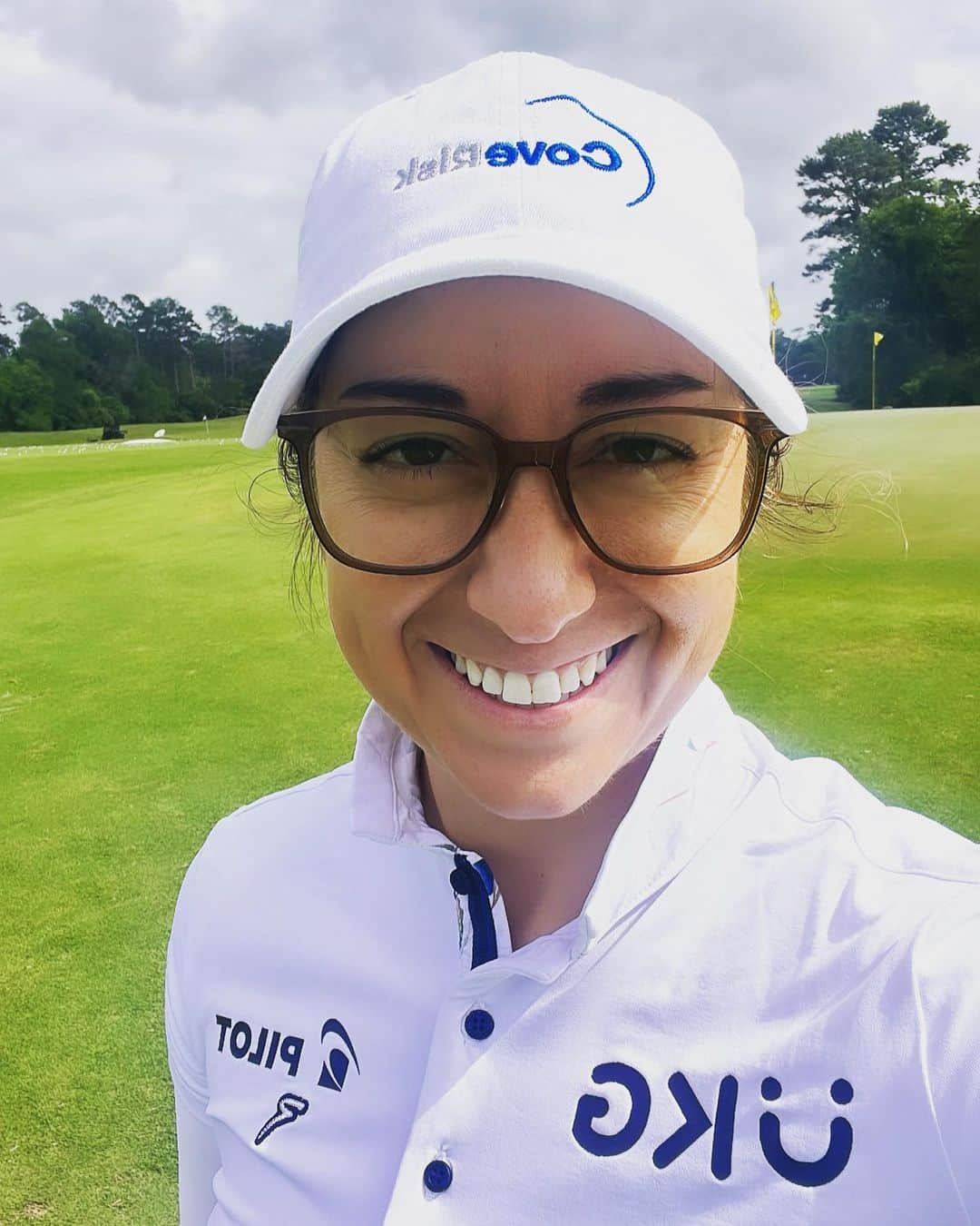 マリナ・アレックスのインスタグラム：「First major of year! @thechevronchampionship   Excited to bring a couple new partners on board! CoveRisk Services and @chervousa   Get all your Chervo gear on @golf4her website!」