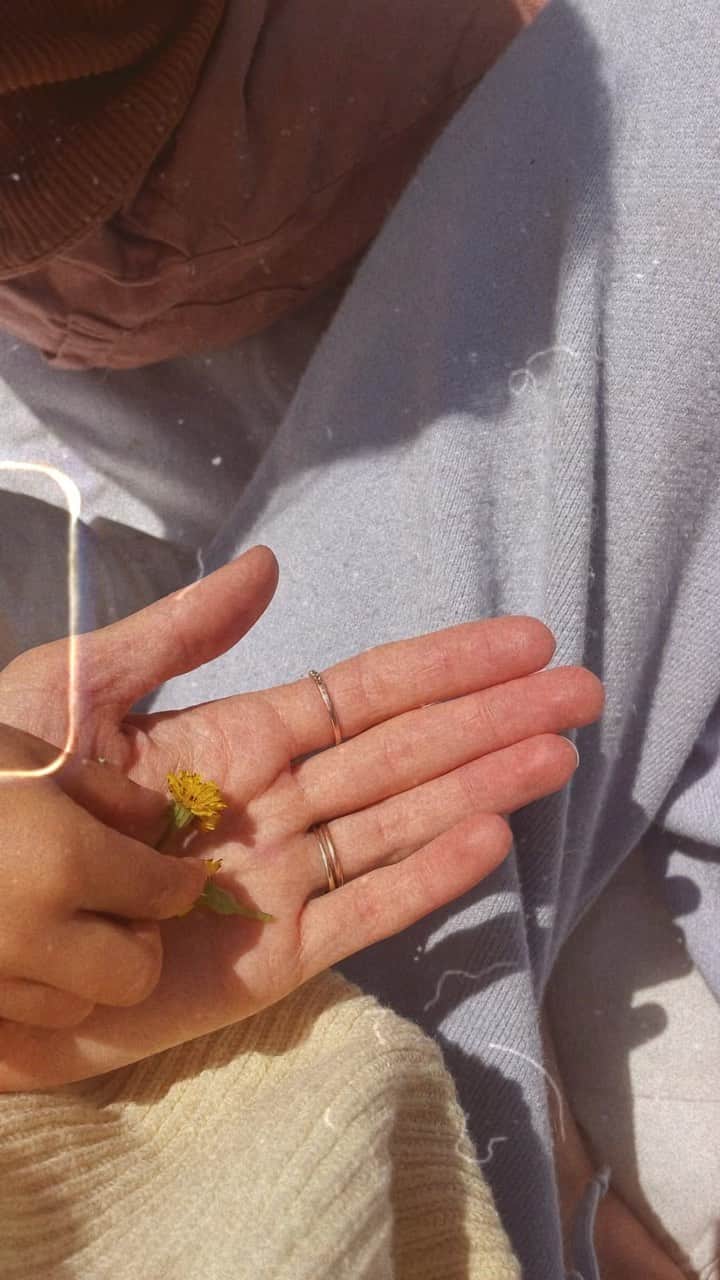 のインスタグラム：「Sunny day moments around here 🥰」