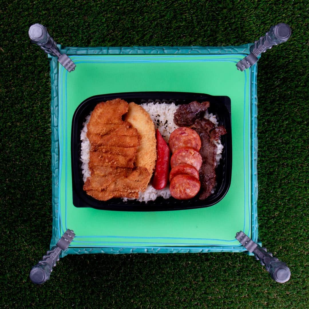 Zippy's Restaurantsのインスタグラム：「A plate this 'ono is sure to end up in a total K.O. Our Kanak Attack Pac, available at all locations for a limited time, and only on Fridays in April. 😴 #NextStopZippys 😴」