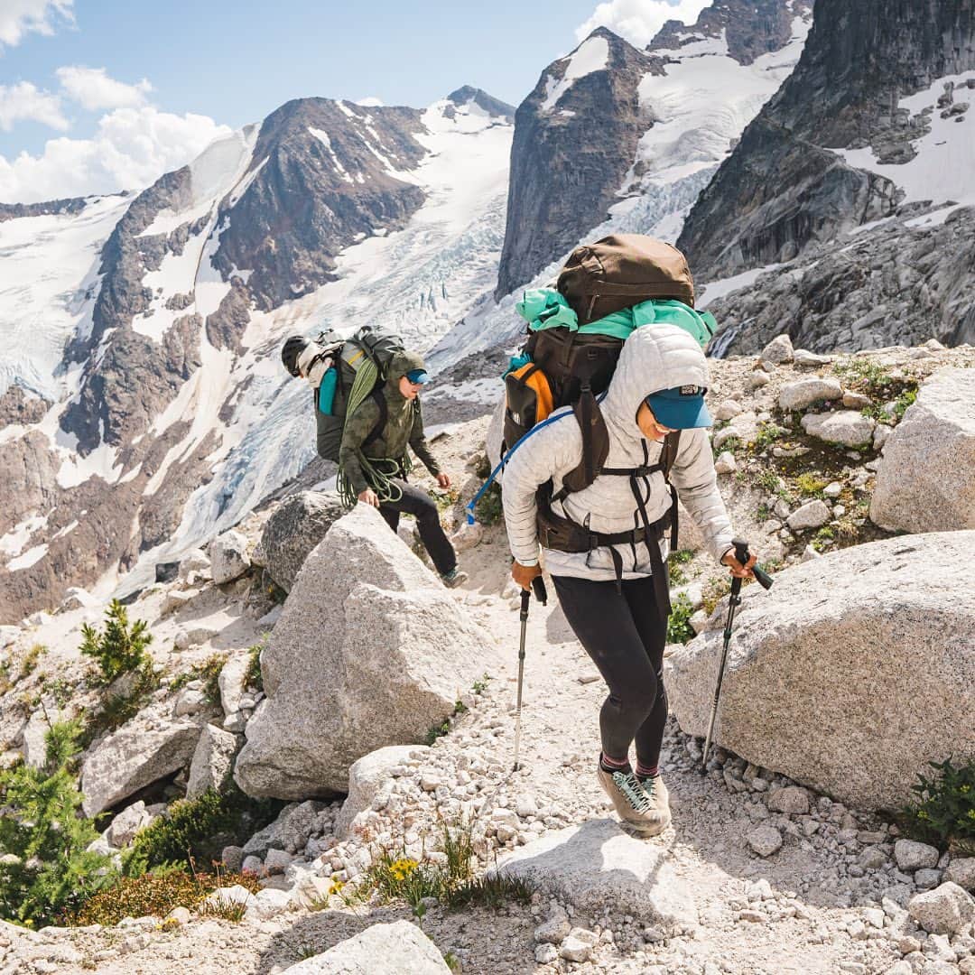 マウンテンハードウェアのインスタグラム：「Keep striding through spring with new styles that are in it for the long haul. (Durable bottoms for backpacking, building camp, boulder hopping, and more – link in bio.) Photo: @claytonherrmann.」