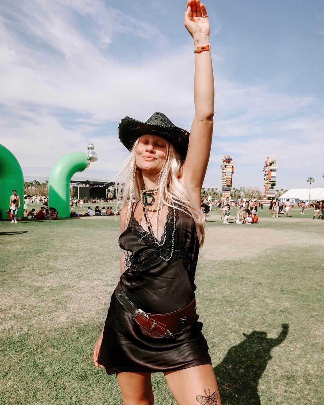 SPELLさんのインスタグラム写真 - (SPELLInstagram)「ON THE BLOG ~ #spellfestivalstyle live from the ‘green’ carpet ⚡️ We ventured to the USA and found our way into the desert for another year of Coachella… festivals are buried deep into our brand DNA and there’s no better place to show off and spot our fave styles then the festival beneath the palms ~ head to our stories to read the full blog 🎪」4月20日 15時04分 - spell