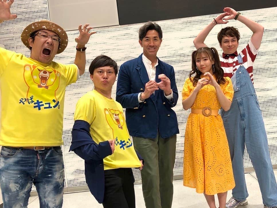 日野麻衣さんのインスタグラム写真 - (日野麻衣Instagram)「ボートレーススペシャルライブ マスターズチャンピオン💛🤍  ありがとうございました✨ 永島さんがフィーバーしてました！すごかったぁぁ。 そして、GG佐藤さんとGG GGコンビになりました✨ キモティーー聴きたかったですが、的中ならずでお預けです🥺  最終日まで目が離せません✨  #ボートレーススペシャルライブ #ボートレース #マスターズチャンピオン #GG佐藤 さん #永島知洋 さん #ういち さん #マーティン」4月20日 15時12分 - hinomaiofficial