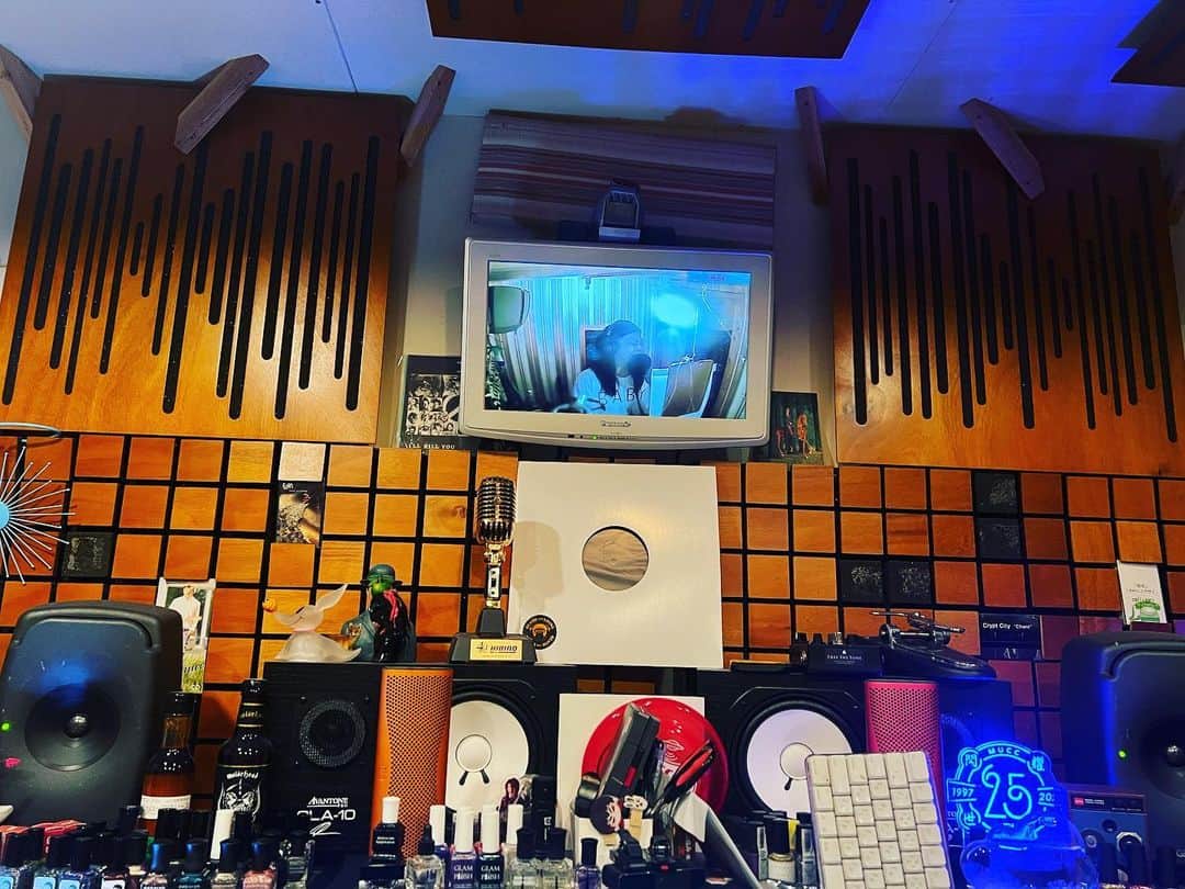ミヤ のインスタグラム：「本日歌録り日！仮タイトルは Pain #mucc25th」