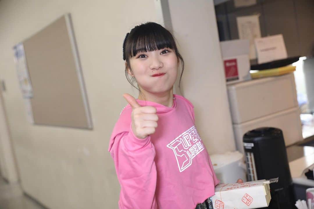 虹のコンキスタドールのインスタグラム：「#虹コンおかわりツアー オフショット📸👍🏻 #虹コン」