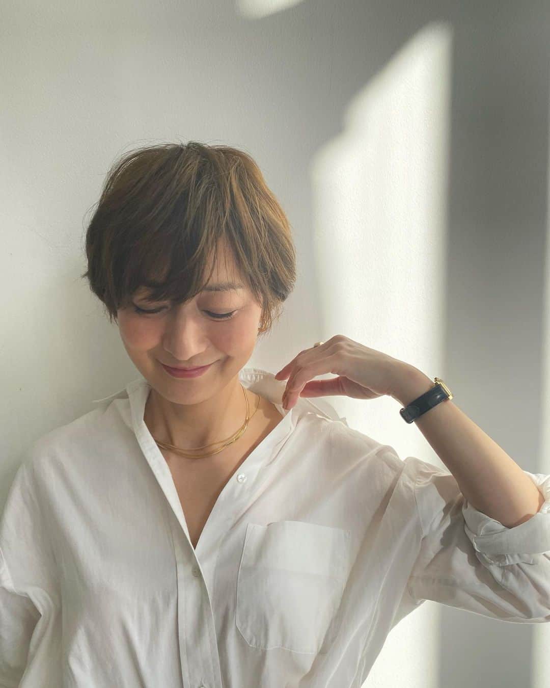 のインスタグラム：「シンプルなのに存在感もあるお気に入りの２本セットです。 夏にもゴールドが気分です💛」