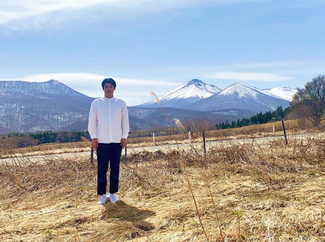 新山大さんのインスタグラム写真 - (新山大Instagram)「完全に新山大自然です🏔  It is completely new mountain big Nature🏔  #大自然 #八甲田山 #青森  #greatnature #hakkoda #aomori」4月20日 16時24分 - dai_niiyama