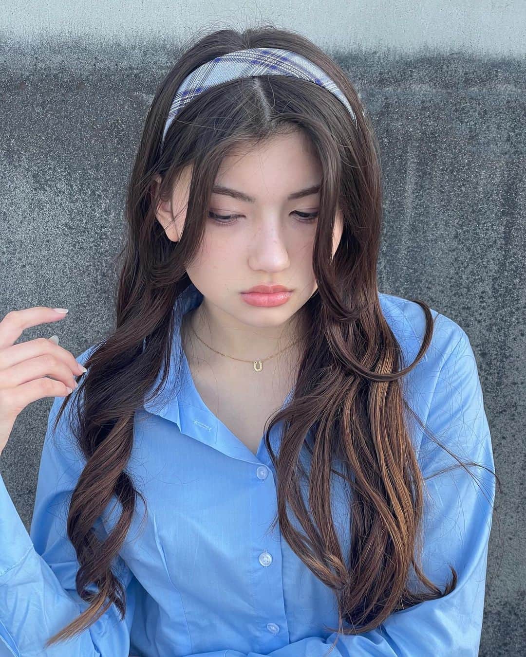 りりあのインスタグラム：「ɢᴏᴏᴅ ᴍᴏʀɴɪɴɢ☀︎  ʟᴏᴠᴇ ᴛʜɪs ʜᴏʀsᴇsʜᴏᴇ ɴᴇᴄᴋʟᴀᴄᴇ   @ᴛʜᴇʟɪᴍᴇʟʏのは汗や水にも強いからᴅᴀɪʟʏにおすすめ  #ᴅᴀɪʟʏᴊᴇᴡᴇʟʀʏ #ᴏᴏᴛᴅ #ホースシューネックレス #ʜᴏʀsᴇsʜᴏᴇ #ʟɪᴍᴇʟʏ #ライムリー #肌に優しいアクセサリー #つけっぱなし #金属アレルギー対応 #316ʟ #サージカルステンレス」