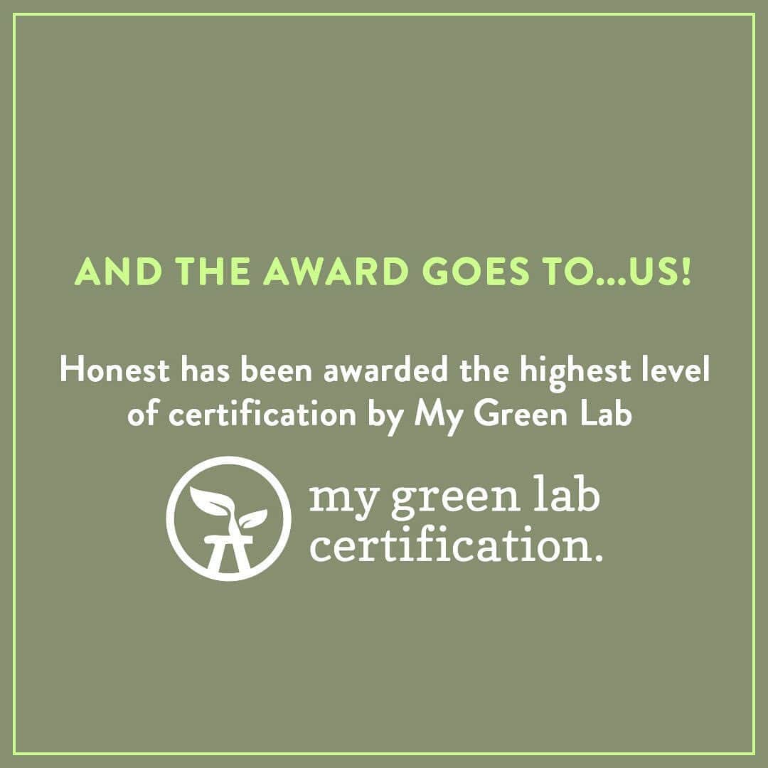 The Honest Companyのインスタグラム：「Our in-house lab is officially GREEN! 💚 We're proud to announce we've received a @mygreenlab Green Level certification! This is considered the gold standard for laboratory sustainability best practices around the world. We're thrilled to add this highest-level certification award to our ever-growing sustainability efforts.」