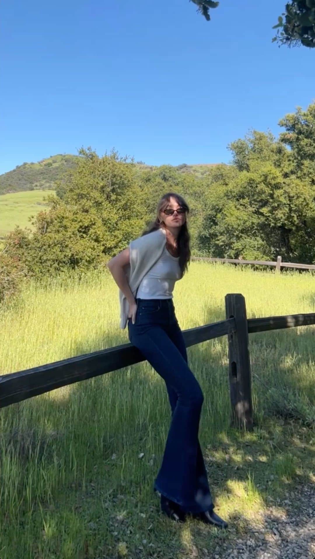 motherdenimのインスタグラム：「Greener Pastures. 🌱」