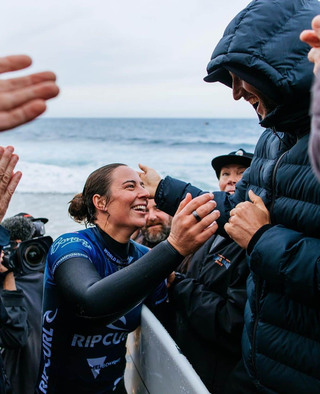 Rip Curl Australiaさんのインスタグラム写真 - (Rip Curl AustraliaInstagram)「@tylerwright goes back-to-back! 🔔 ⁠ ⁠ A special moment as the 2x World Surfing Champion rang her name into history for the second time earlier last week.⁠ ⁠ Tyler now sits at #2 in the World heading into stop four, cementing her position on the CT for the second half of the year. #GoTyler⁠ ⁠ Tyler is in Heat 2 of the Margaret River Pro today, tune in via @wsl and cheer her on!  --⁠ ⁠ #RipCurl #TylerWright #BellsBeach #WSL #ChampionshipTour #RipCurlProBellsBeach」4月20日 8時14分 - ripcurl_aus