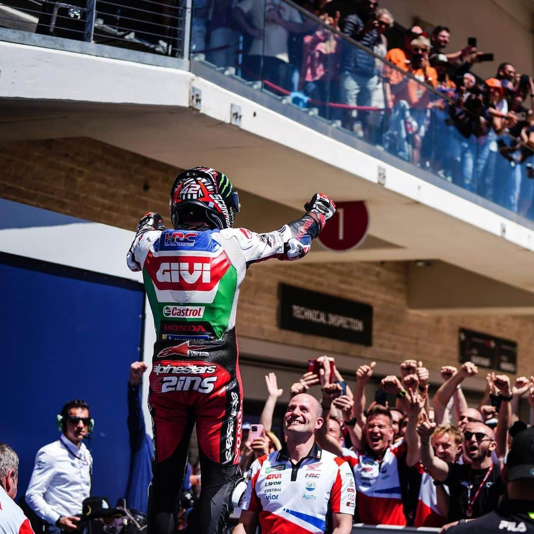 Honda Powersports USさんのインスタグラム写真 - (Honda Powersports USInstagram)「Still buzzing from an amazing weekend at our home GP! Congratulations once again to @alexrins, the @lcr.team and @hondaracingcorporation on an incredible victory.   Thank you to those that stopped by the Honda Powersports booth, we hope everyone in attendance had an awesome time. See you next year, @cota_official! #MotoGP #COTA」4月20日 8時27分 - honda_powersports_us