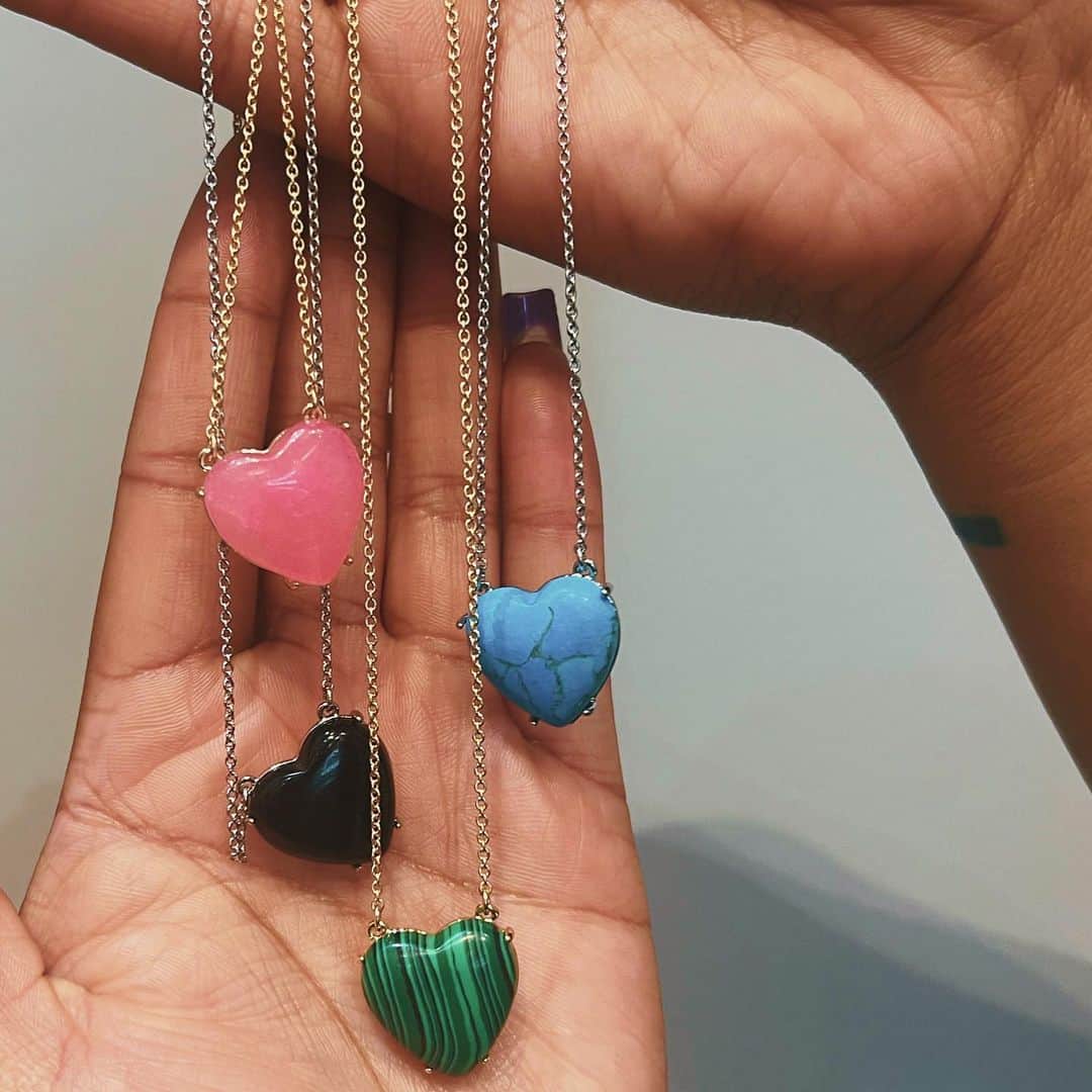 アレックスアンドアニのインスタグラム：「Color POP Drop! ✨ Which gemstone is your favorite? Comment below. 💗💙🖤💚  📸: @alexandani_miraclemile // #shoplinkinbio #gemstone #colorpop #statementjewelry #springfashion」