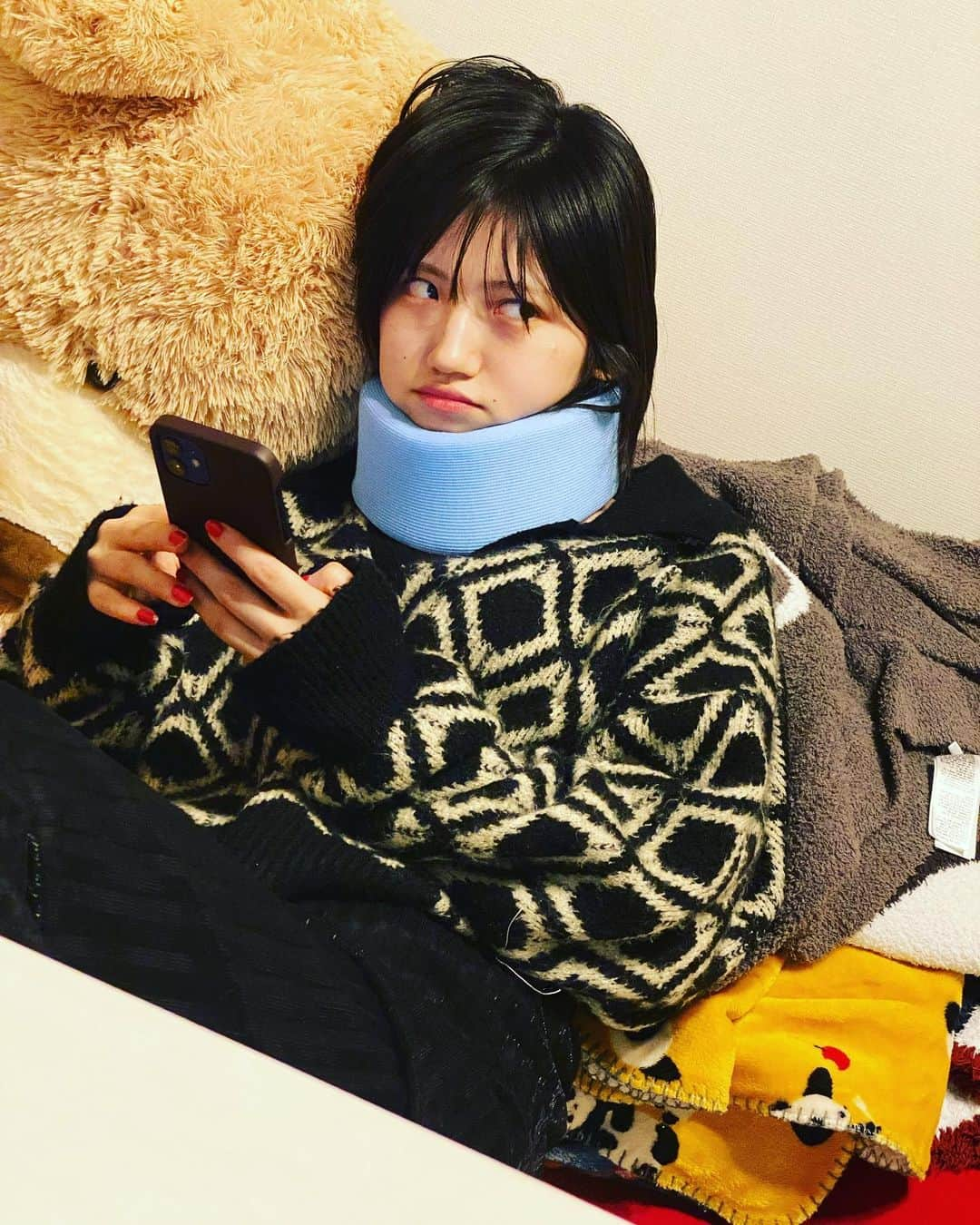 岡田奈々さんのインスタグラム写真 - (岡田奈々Instagram)「🍎🧸🤕 誰のインスタかわからないって よく言われます。」4月20日 8時44分 - okada7_akb48_stu48