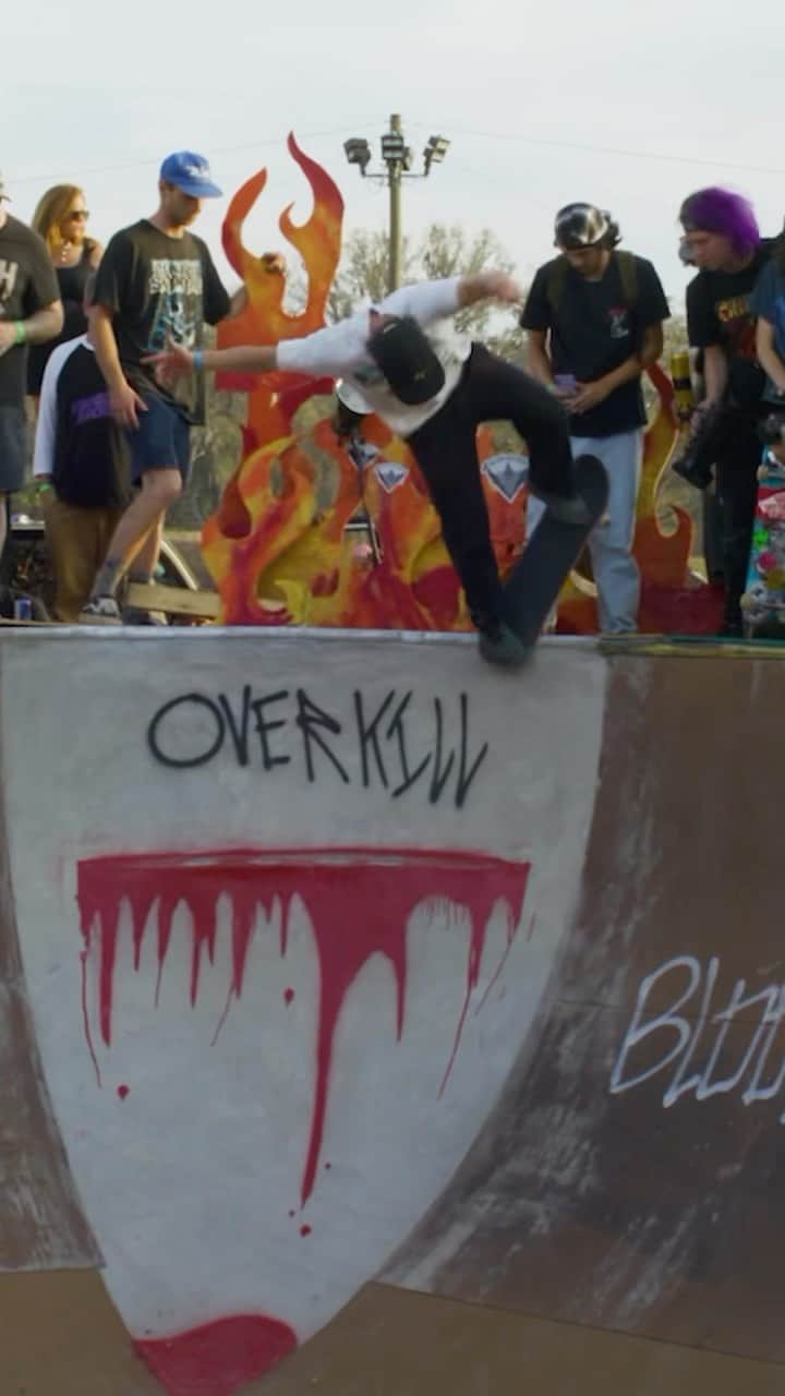 トリスタン・レニーのインスタグラム：「Couple tricks from the @blood_wizard jam at @florideahswampfest 🐊 Full edit is up on @thrashermag 🎥: @tweestopher」