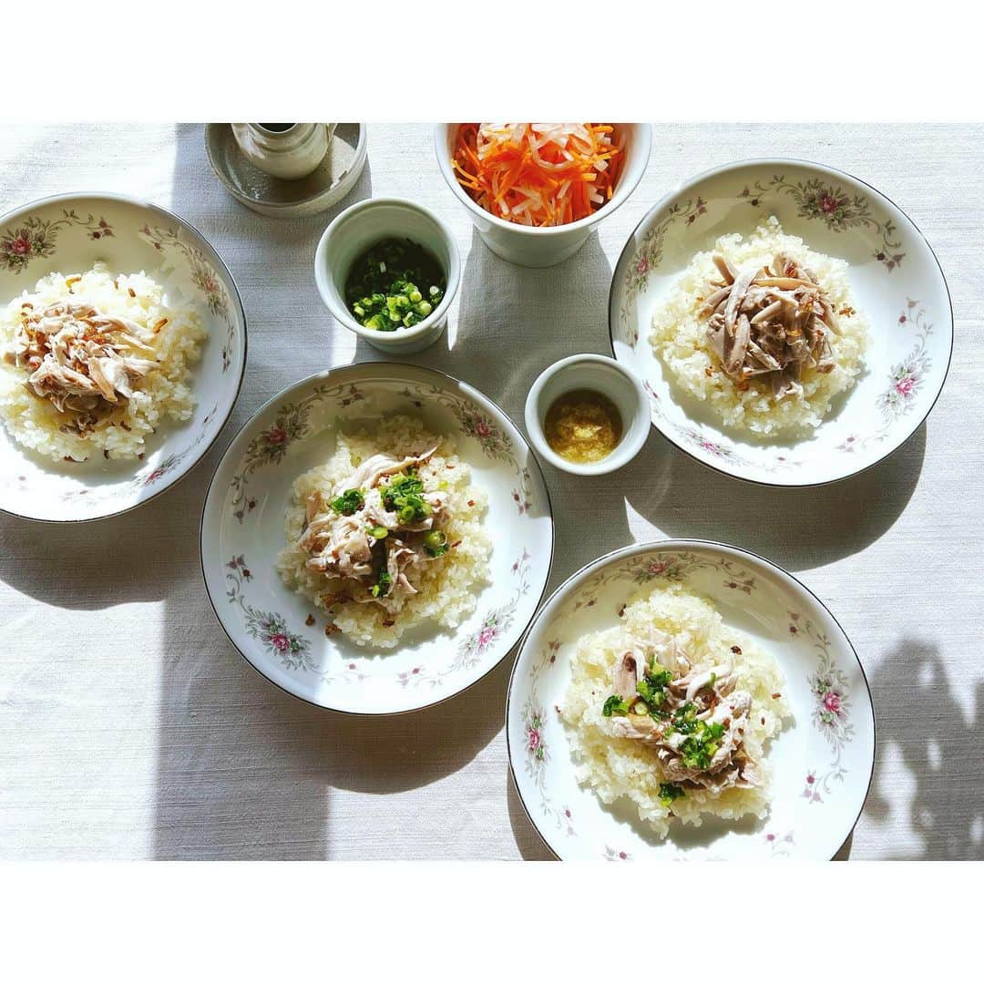 冷水 希三子さんのインスタグラム写真 - (冷水 希三子Instagram)「ベトナム鷄おこわ "ソイガー" 何十年も前にしか行ってないベトナム。 食べた味の記憶より、空気の味と香り。 それを辿って今の自分が食べたい味に」4月20日 9時50分 - kincocyan
